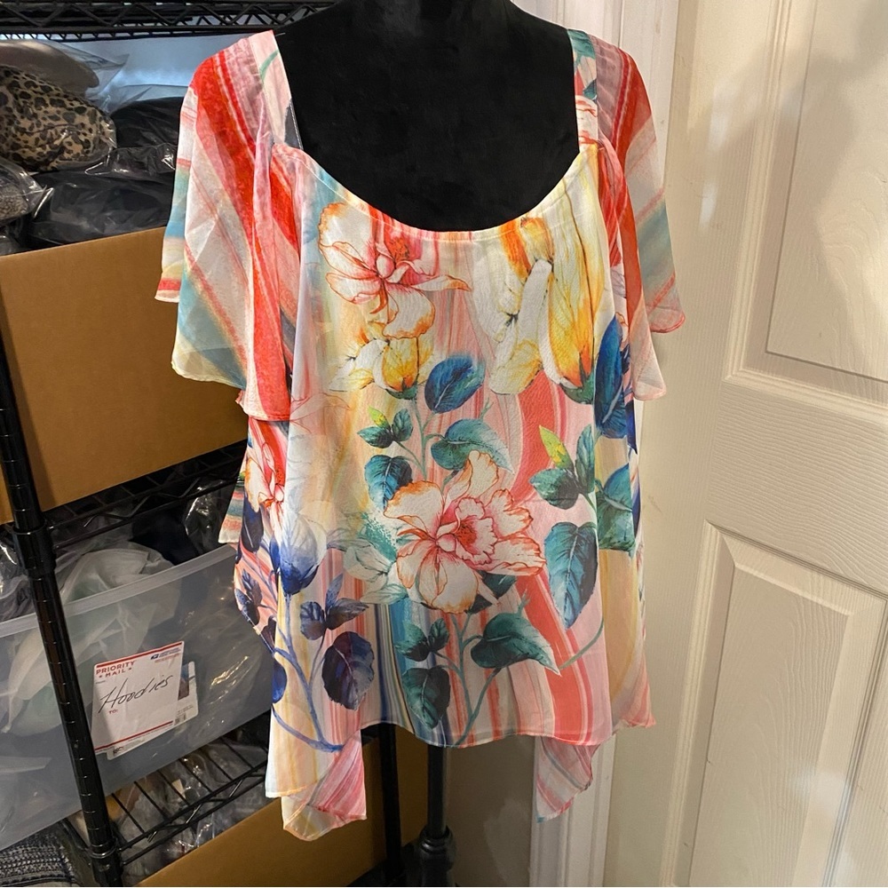 V Cristina Blouse Top Woman’s X-LARGE Sheer Floral Overlay short sleeve Tunic